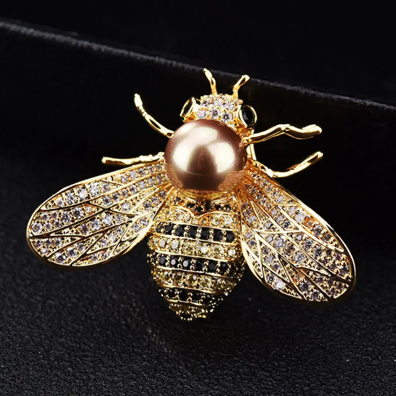 Bee Brooch with Crystal Rhinestone and Pearl in Zinc Alloy – Gold Pearl